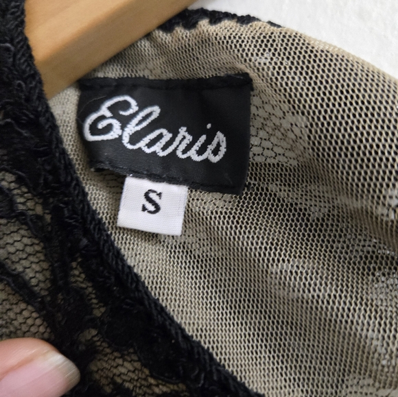 Elaris Handloomed Lace Top - Picture 4 of 11